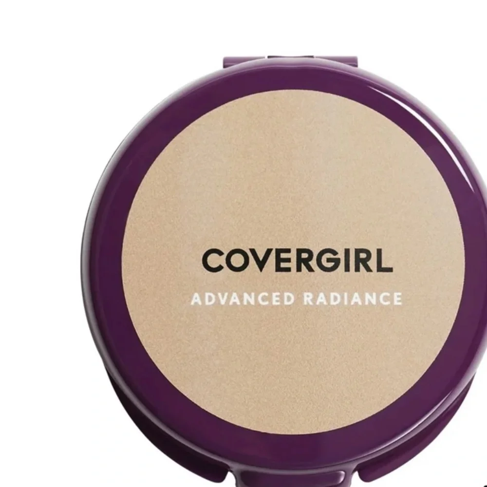 COVERGIRL Advanced Radiance Age-Defying Pressed Powder, 115 Classic Beige